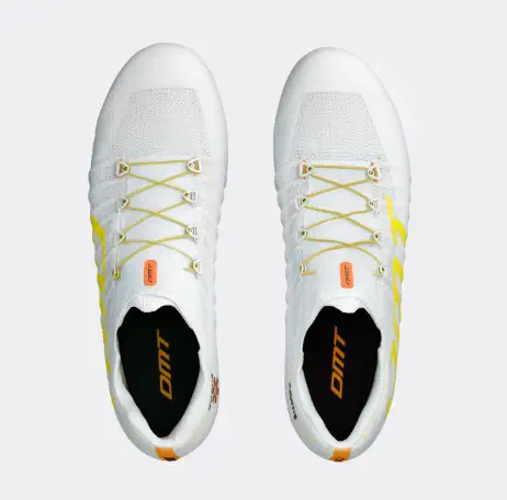 Pogi&rsquo;s Superlight: Lace‑up knit upper with Anatomic Carbon SL sole